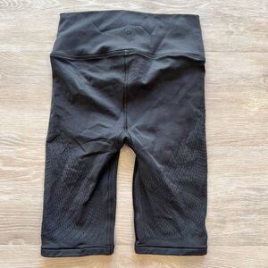 Lululemon Biker Shorts- Size 4